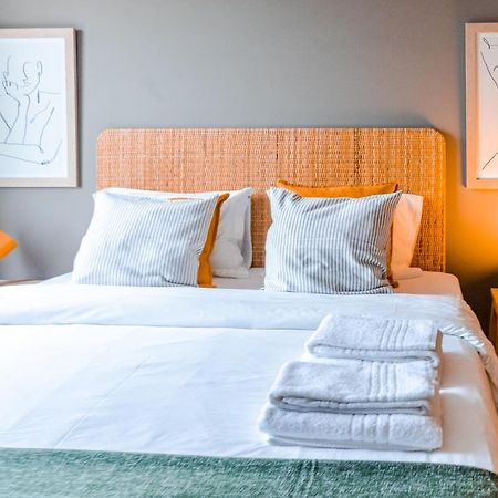Sunny Studio In The Heart Of Lapa - 5Min Walk To Metro! Porto Bagian luar foto