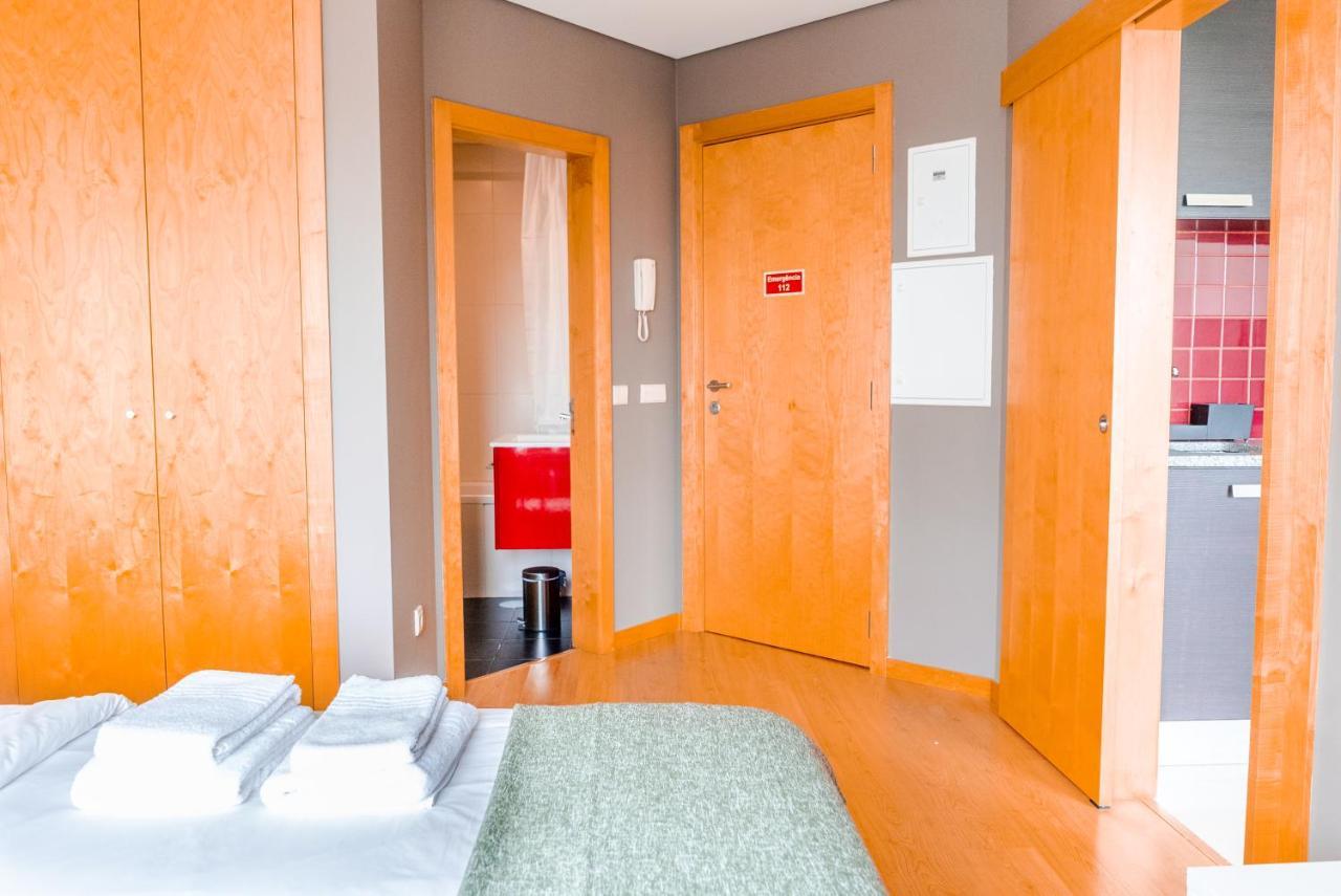 Sunny Studio In The Heart Of Lapa - 5Min Walk To Metro! Porto Bagian luar foto