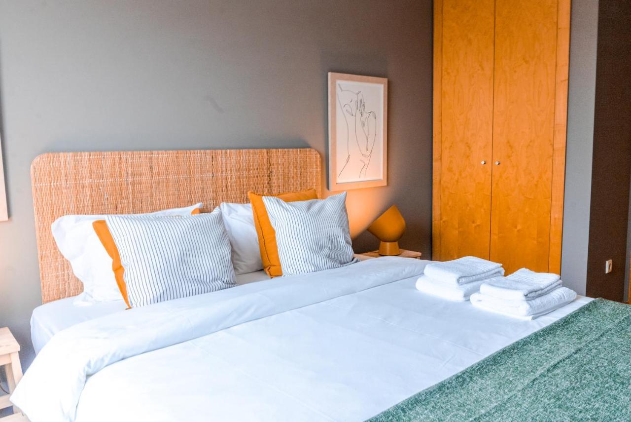 Sunny Studio In The Heart Of Lapa - 5Min Walk To Metro! Porto Bagian luar foto