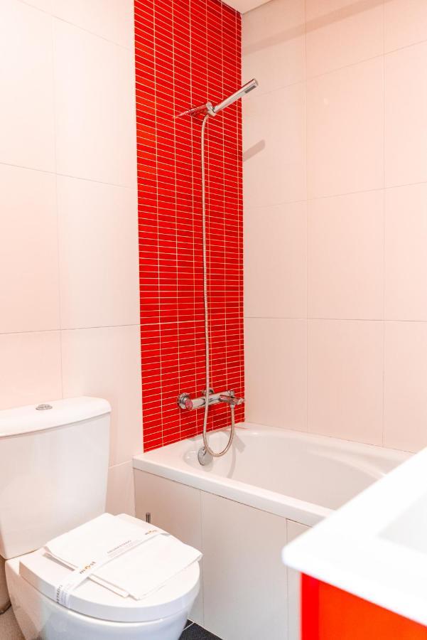 Sunny Studio In The Heart Of Lapa - 5Min Walk To Metro! Porto Bagian luar foto