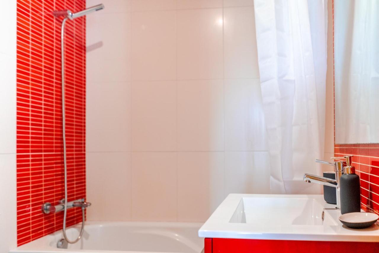 Sunny Studio In The Heart Of Lapa - 5Min Walk To Metro! Porto Bagian luar foto
