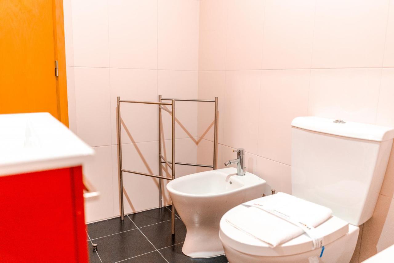 Sunny Studio In The Heart Of Lapa - 5Min Walk To Metro! Porto Bagian luar foto